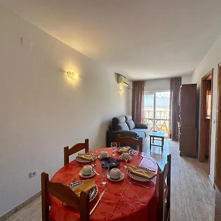 Homely Sol Y Mar Apartment